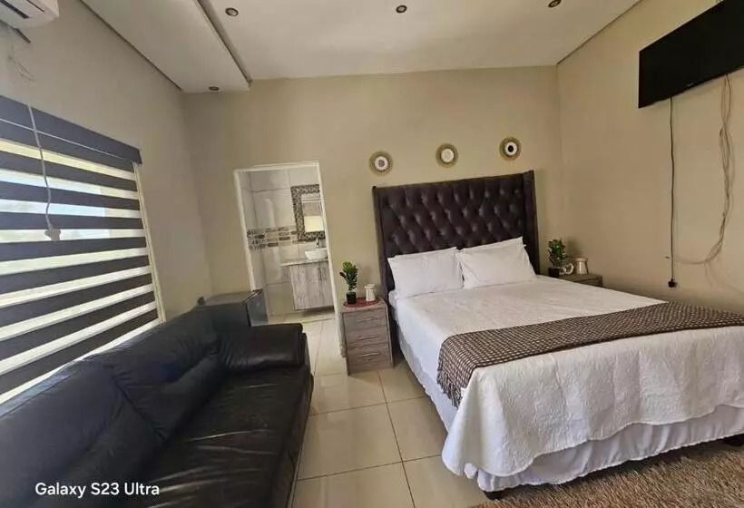 پانسیون Omosa Guest House