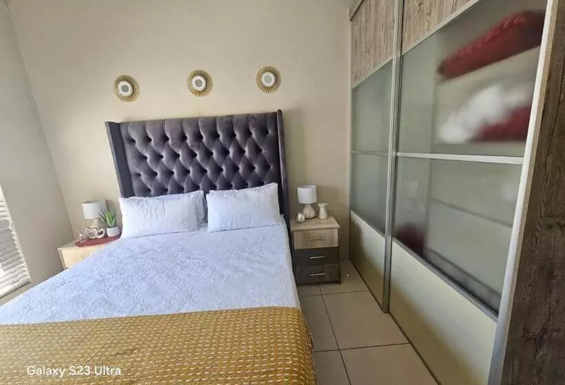 پانسیون Omosa Guest House