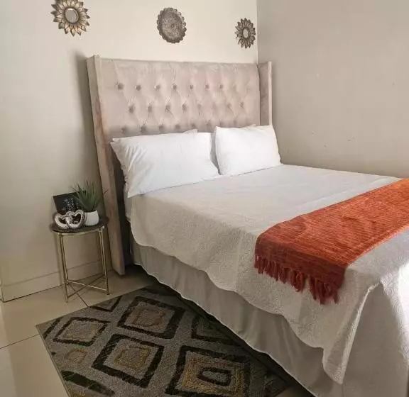 پانسیون Omosa Guest House