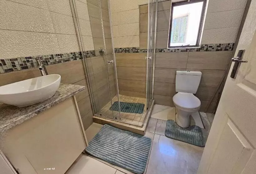 پانسیون Omosa Guest House