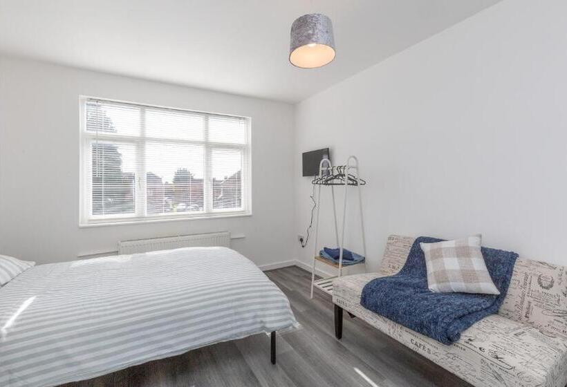 פנסיון 20 Leys Road Rooms 1 4