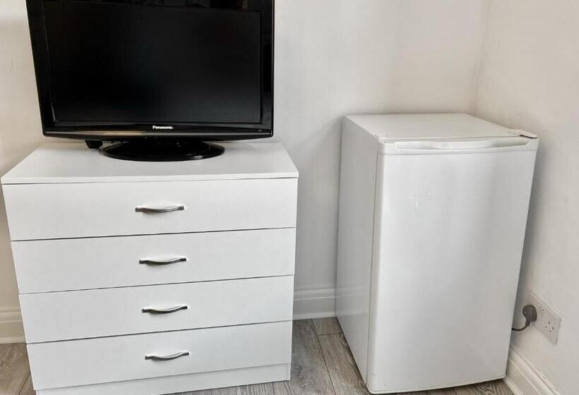 پانسیون Westfield London Shepherds Bush