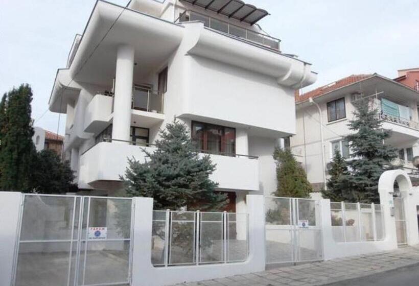 Pension White Sozopol Guest House