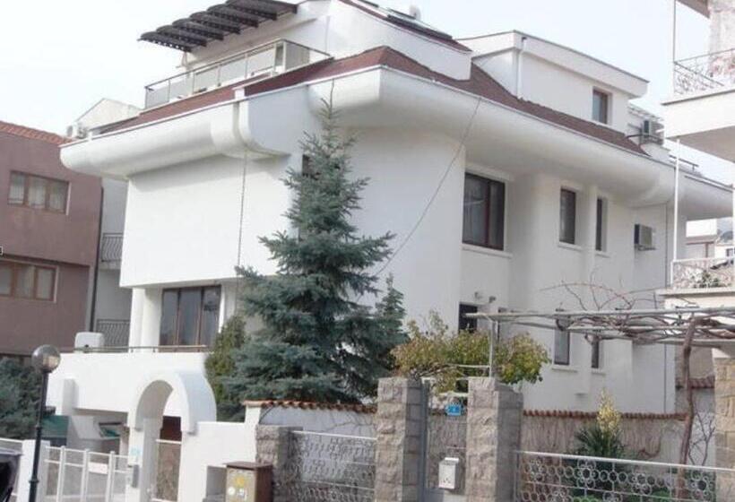 Pension White Sozopol Guest House