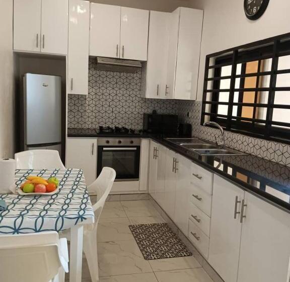 پانسیون Maison Houefa Service Immobilier