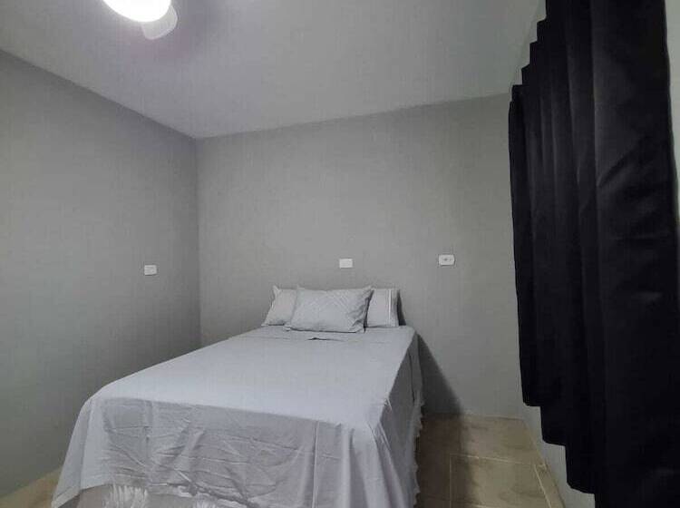 هتل Villa Fátima Hostel Gru