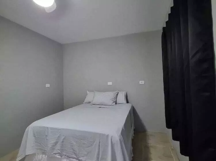 هتل Villa Fátima Hostel Gru