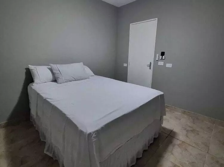 هتل Villa Fátima Hostel Gru