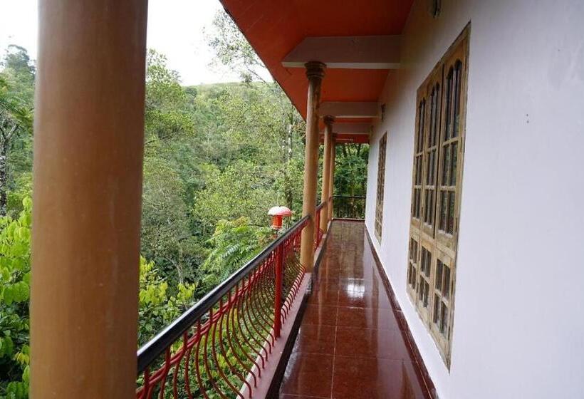 بنسيون Cardamom Rock Inn Holidays