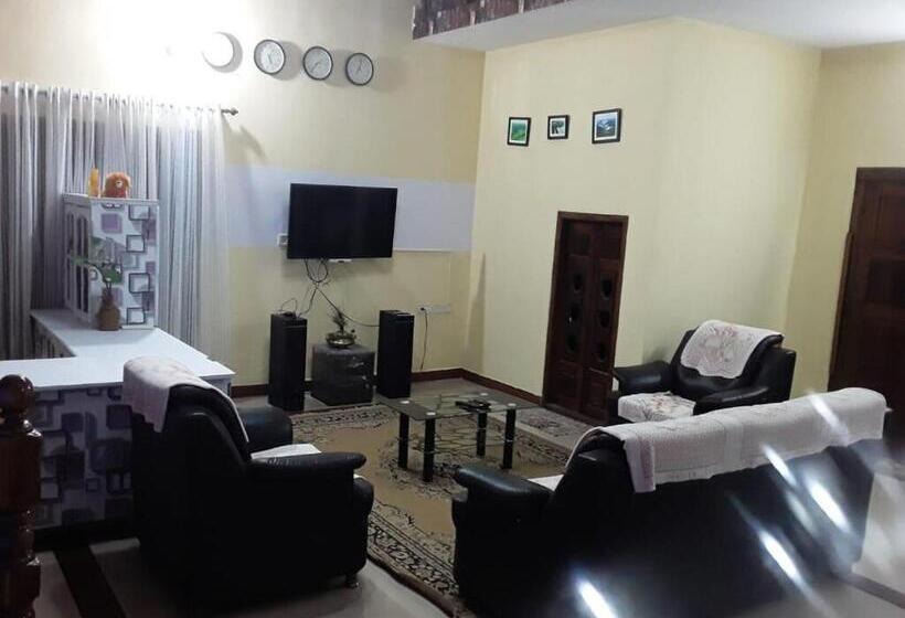 بنسيون Cardamom Rock Inn Holidays