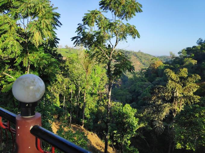 بنسيون Cardamom Rock Inn Holidays