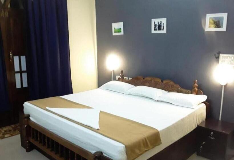 بنسيون Cardamom Rock Inn Holidays