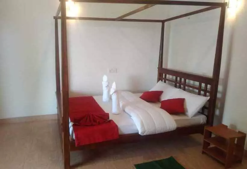 T More Hotel & Hostel