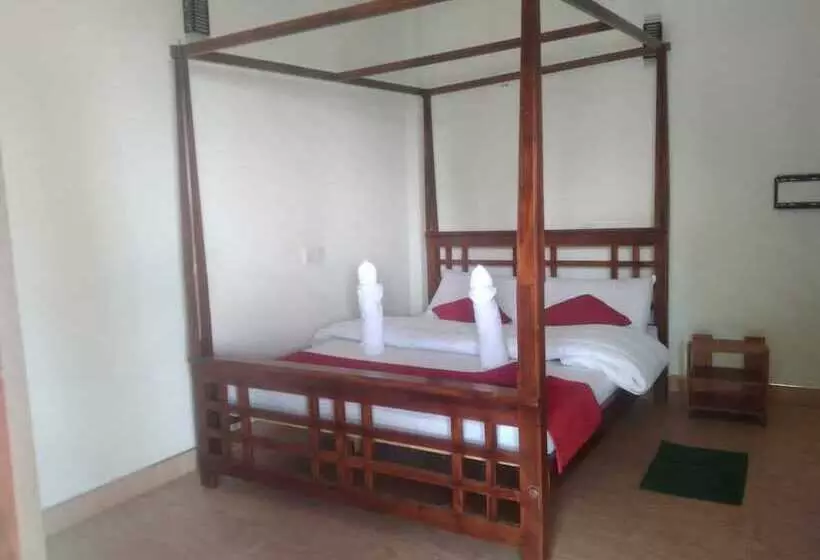 T More Hotel & Hostel
