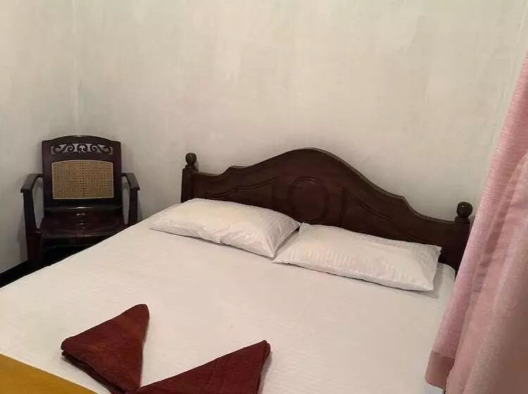 T More Hotel & Hostel