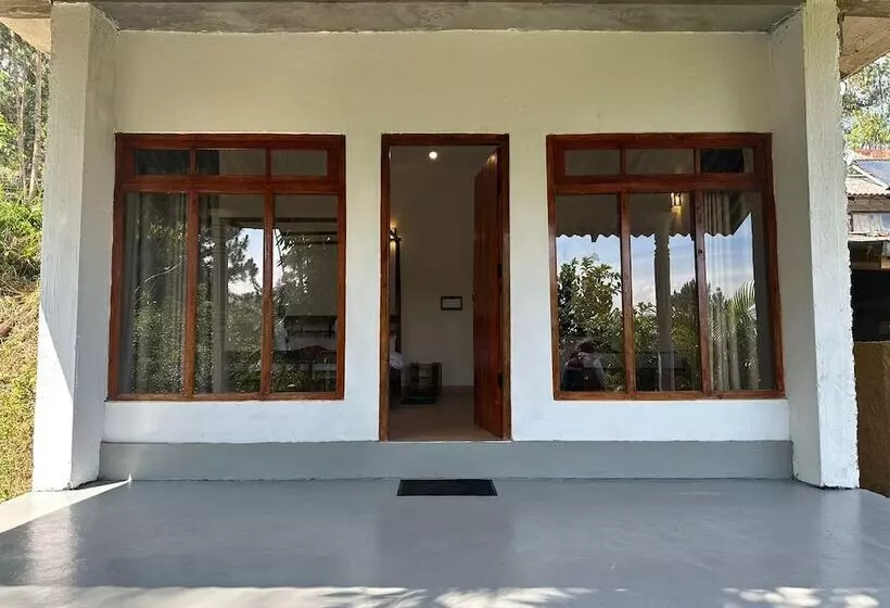 T More Hotel & Hostel