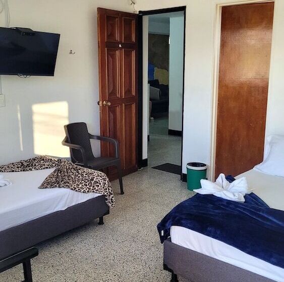 בית מלון כפרי La Avenida