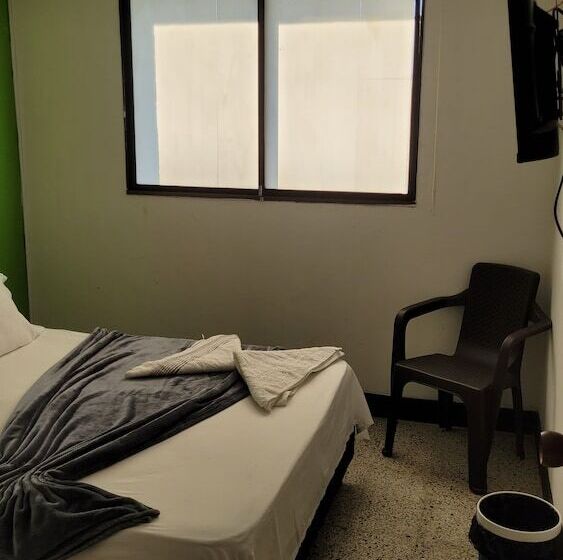 בית מלון כפרי La Avenida