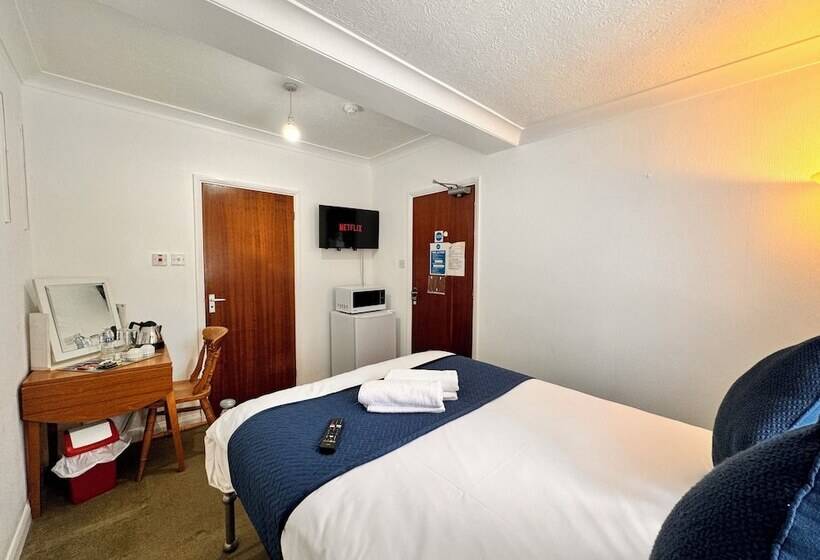 Pensione High Trees Guest House Gatwick