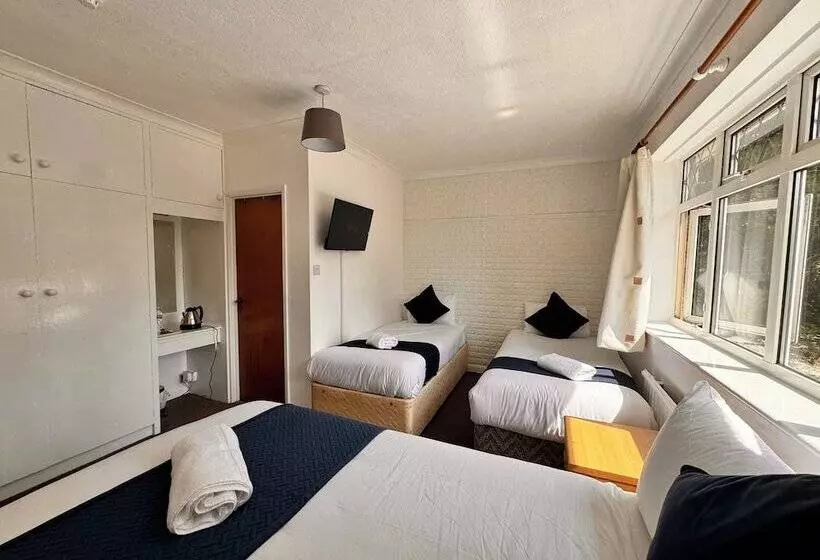 ペンション High Trees Guest House Gatwick