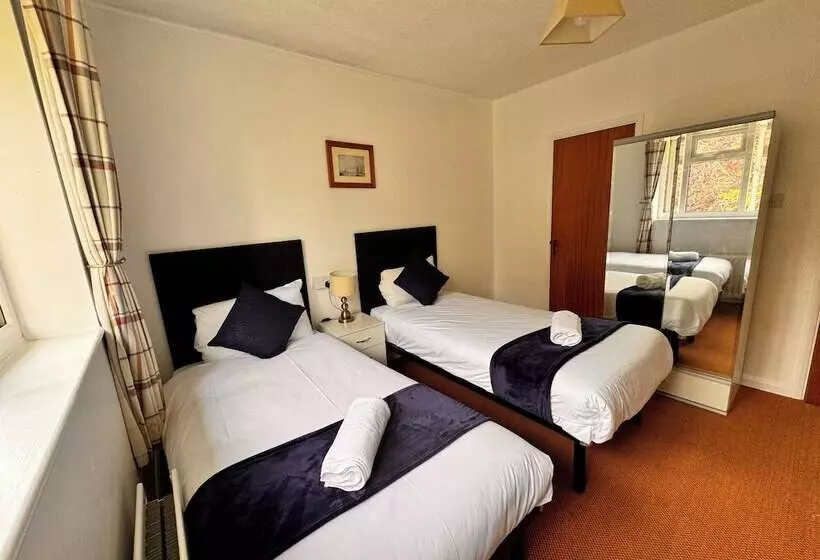 ペンション High Trees Guest House Gatwick