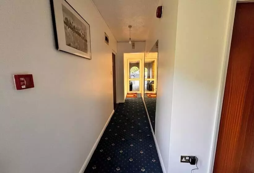 ペンション High Trees Guest House Gatwick