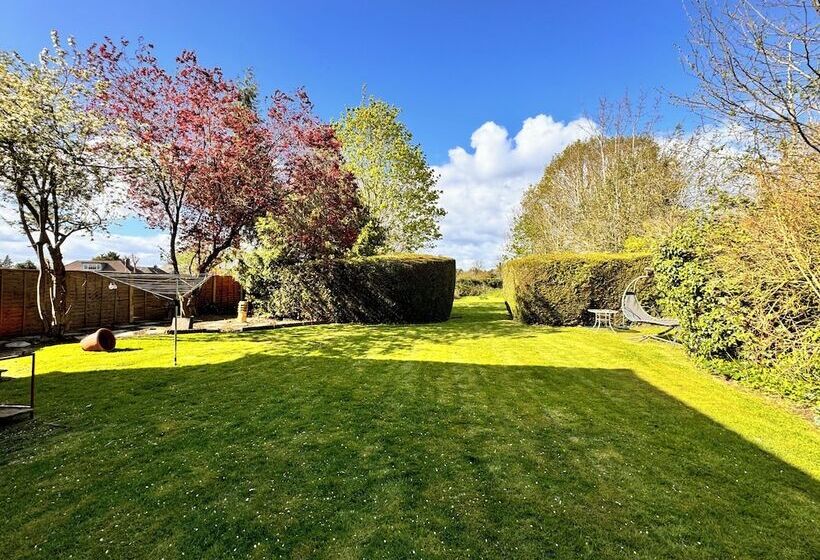 Pensione High Trees Guest House Gatwick