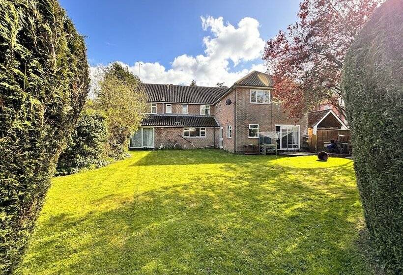 Pensione High Trees Guest House Gatwick