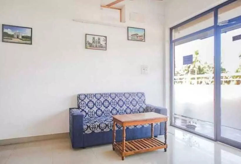 ペンション La Belle Residency Near Auroville Beach