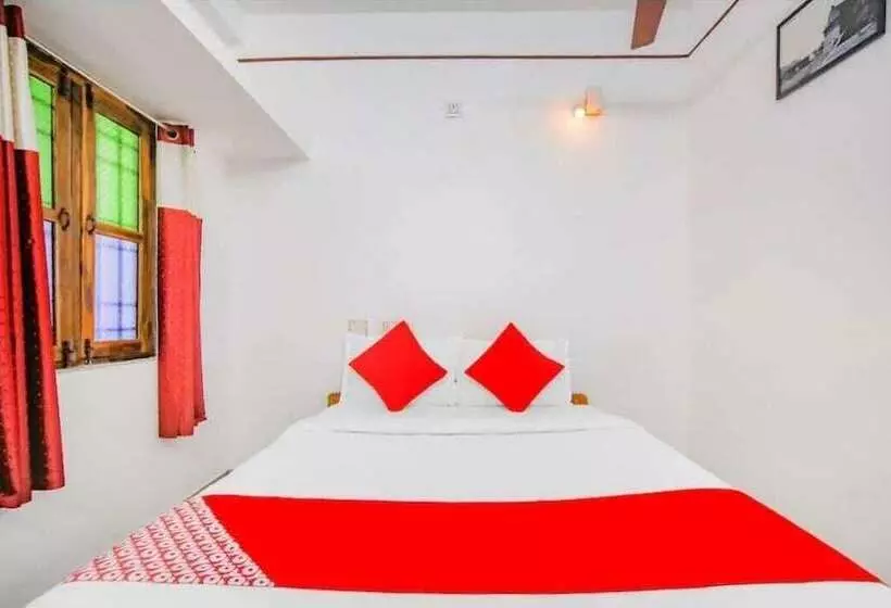 ペンション La Belle Residency Near Auroville Beach