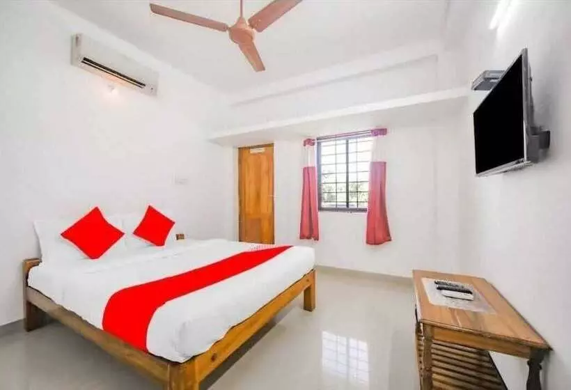 ペンション La Belle Residency Near Auroville Beach
