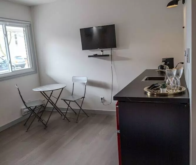 Hotelli Shore Vista Lodge