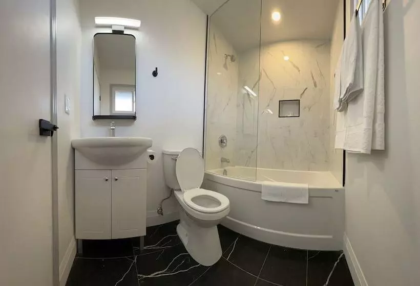 Hotelli Shore Vista Lodge