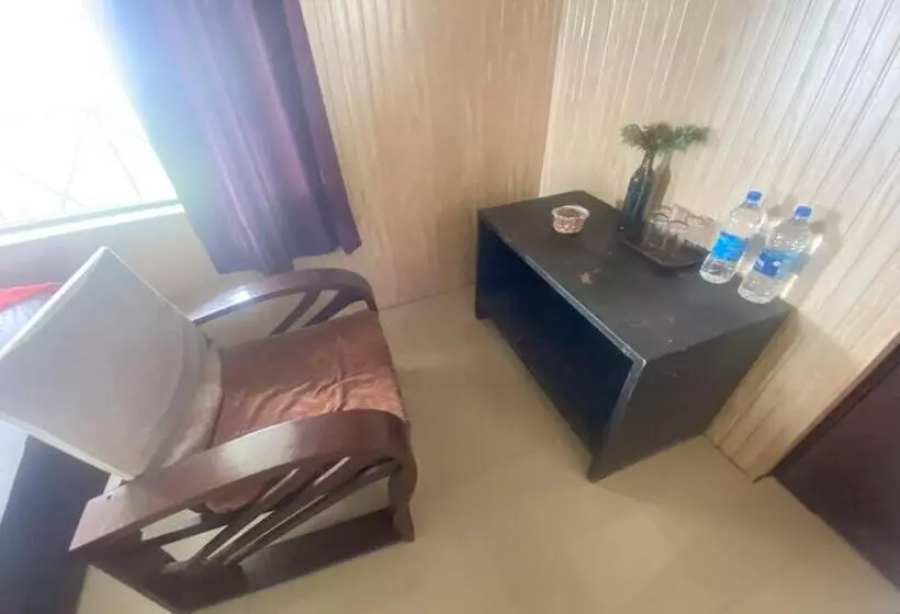 ペンション Himadrii Paradise Home Stay