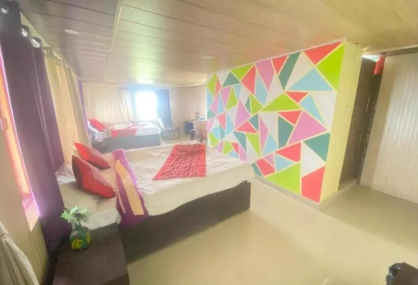 ペンション Himadrii Paradise Home Stay