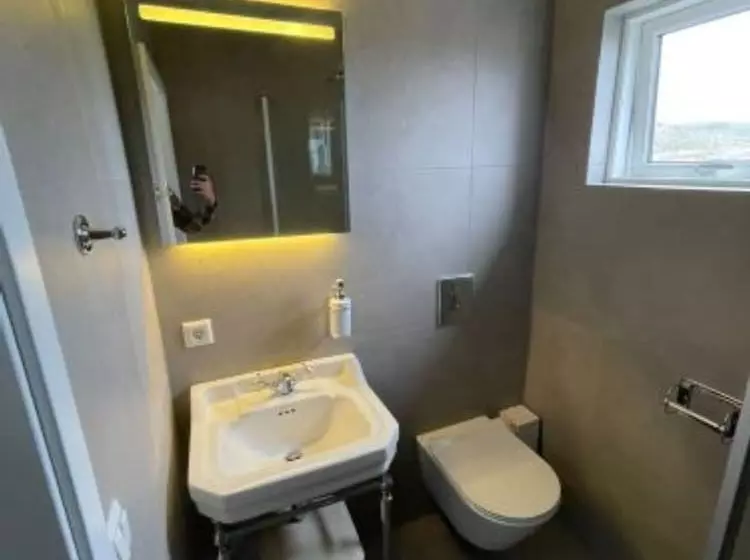 پانسیون Lindarhóll Guesthouse