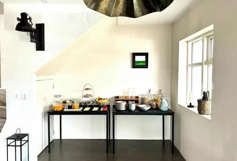 پانسیون Lindarhóll Guesthouse