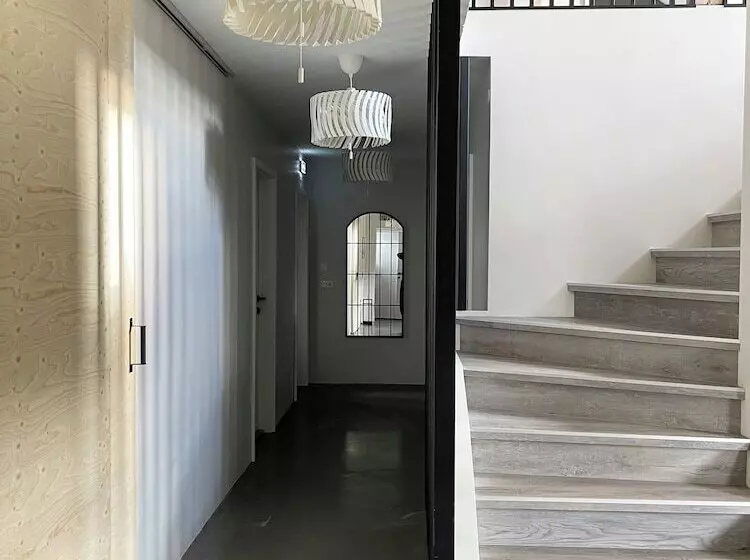 پانسیون Lindarhóll Guesthouse