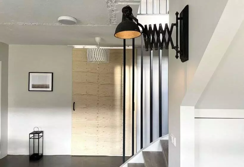 پانسیون Lindarhóll Guesthouse