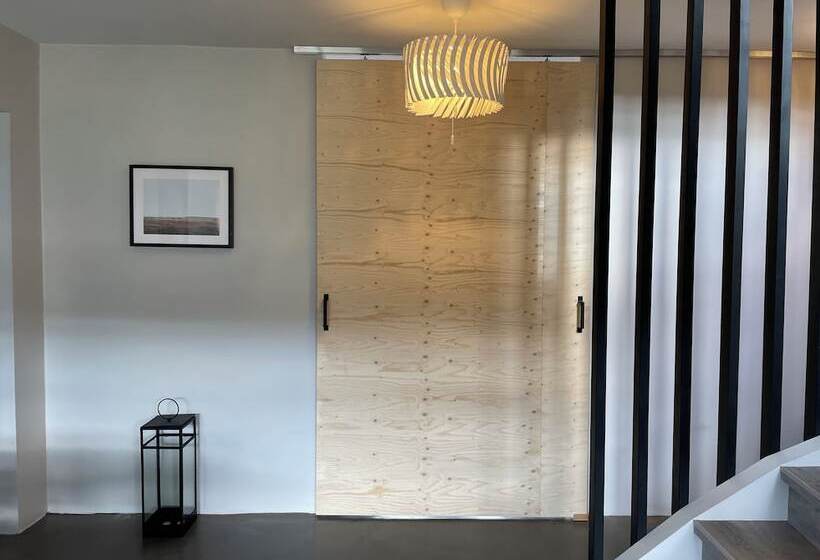 پانسیون Lindarhóll Guesthouse