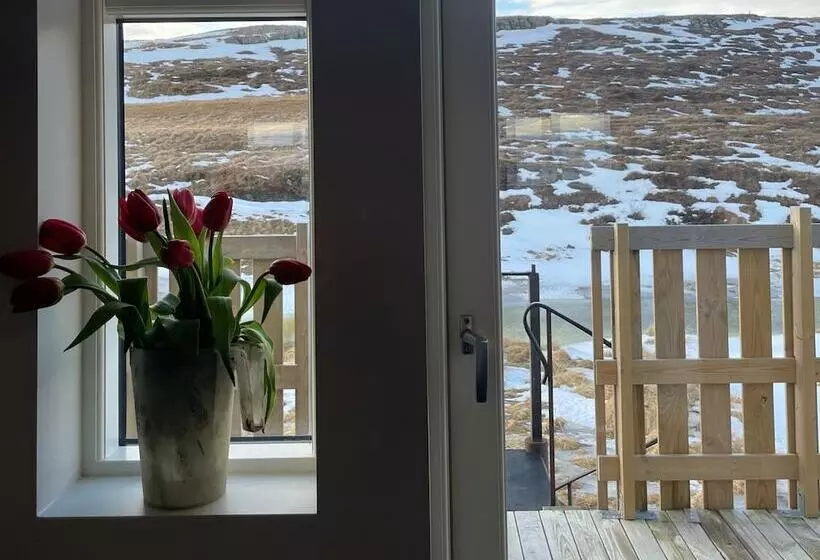 پانسیون Lindarhóll Guesthouse