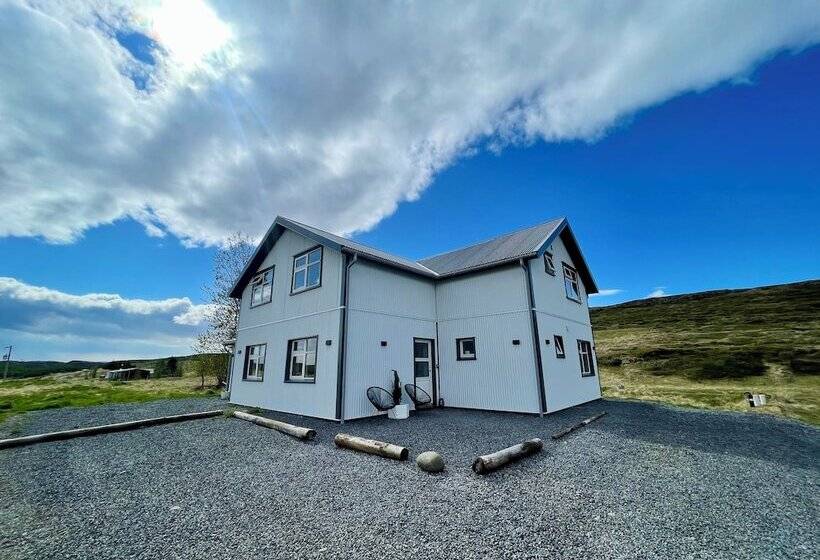 پانسیون Lindarhóll Guesthouse