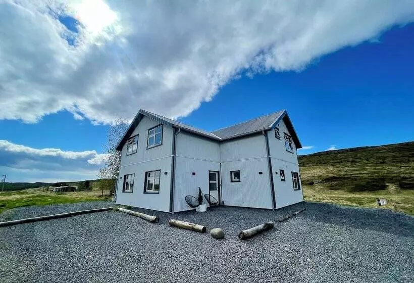 پانسیون Lindarhóll Guesthouse