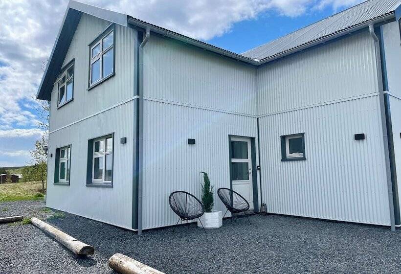 پانسیون Lindarhóll Guesthouse