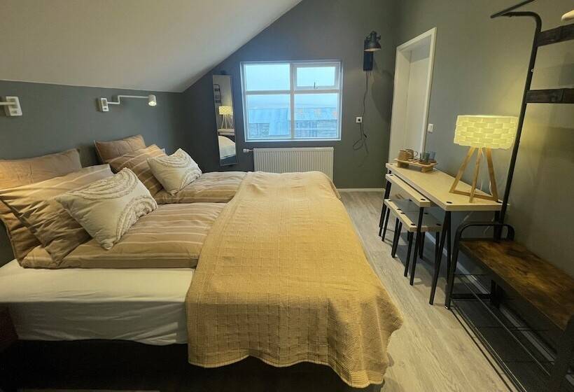 پانسیون Lindarhóll Guesthouse