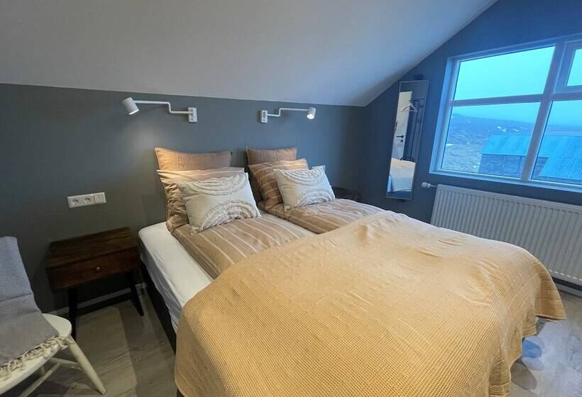 پانسیون Lindarhóll Guesthouse