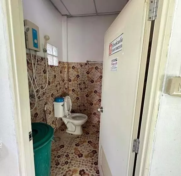 ホテル โรงแรมดาวทองรีสอร์ทมหาสารคาม