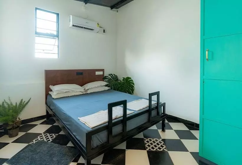 Retkeilymaja Moustache Coimbatore