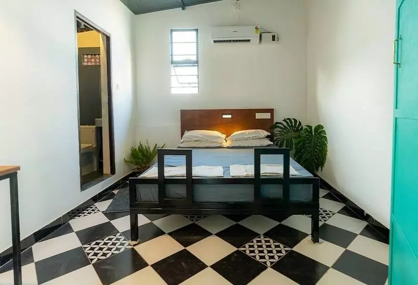 Retkeilymaja Moustache Coimbatore