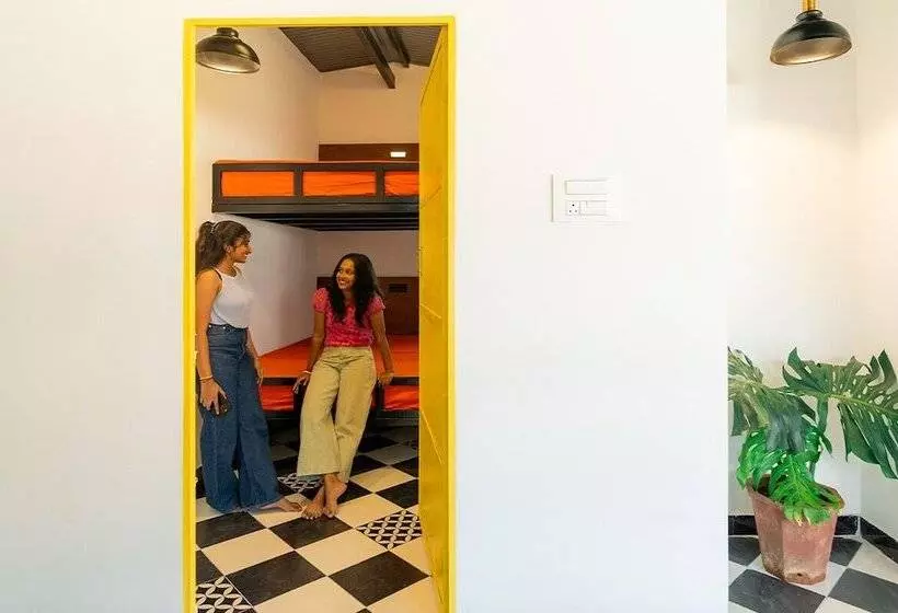 Retkeilymaja Moustache Coimbatore